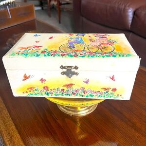 Vintage musical jewelry box - 1960s/1970s?